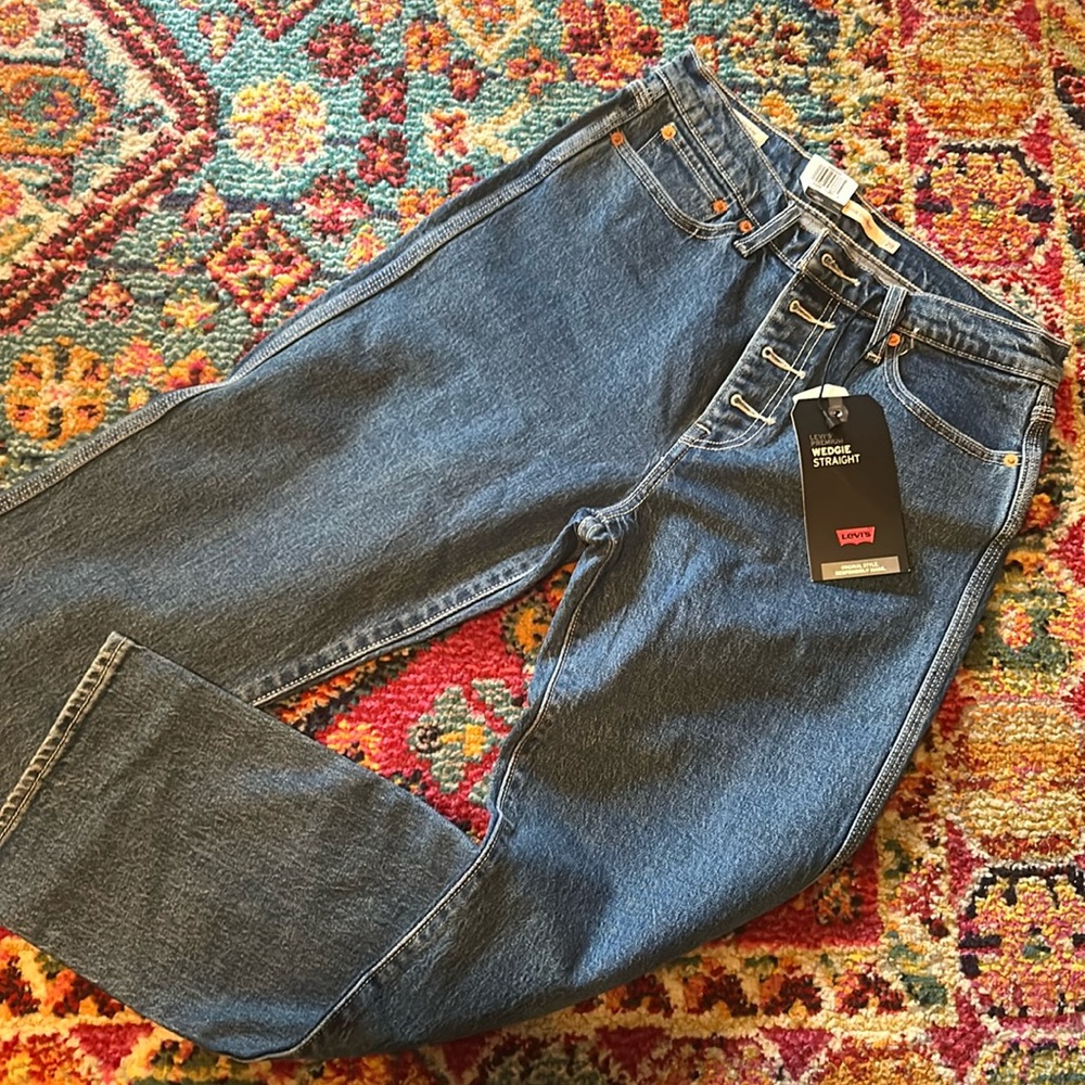 Levi’s Wedgie Straight Jeans - Size 29